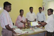 COURSE COMPLETION CERTICATES BY Mrs. SUGUNA D.I.O, IFAD  PTSLP THIRUVALLUR DISTRICT  TO THE CANDIDATES FROM THIRUVALLUR  DISTRICT IN THE PRESENCE OF Mr. SHANMUGAM C.E.O 